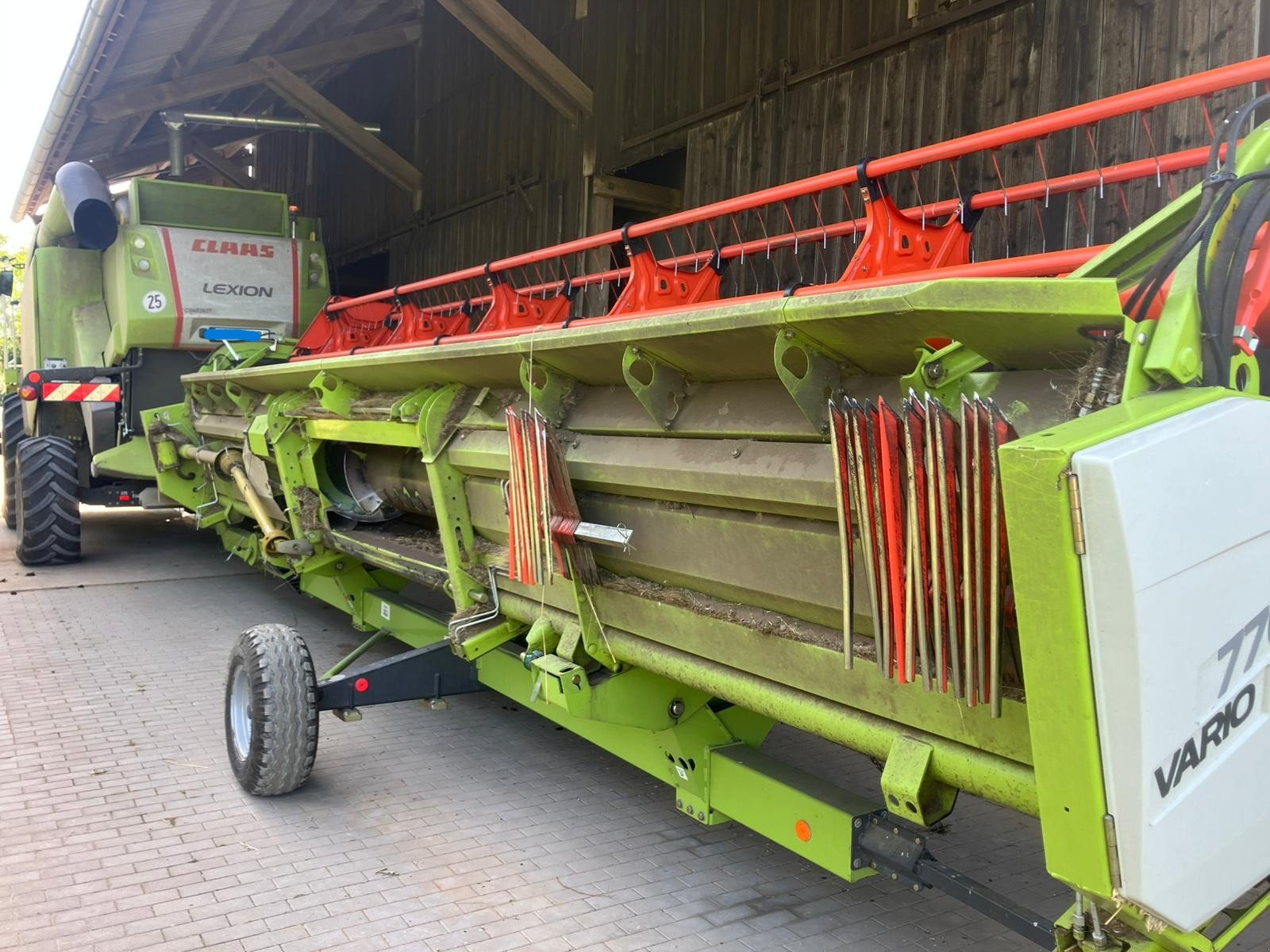 Mähdrescher tip CLAAS Lexion 650, Gebrauchtmaschine in Schwandorf (Poză 3)