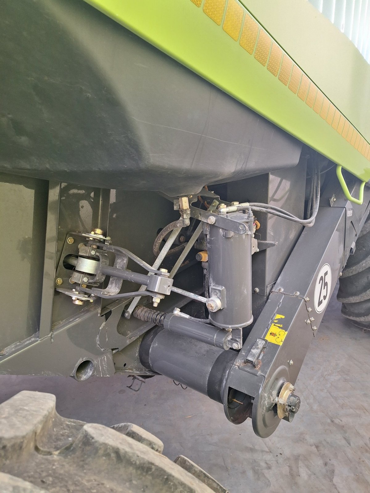 Mähdrescher of the type CLAAS Lexion 650, Gebrauchtmaschine in Karlsfeld (Picture 9)