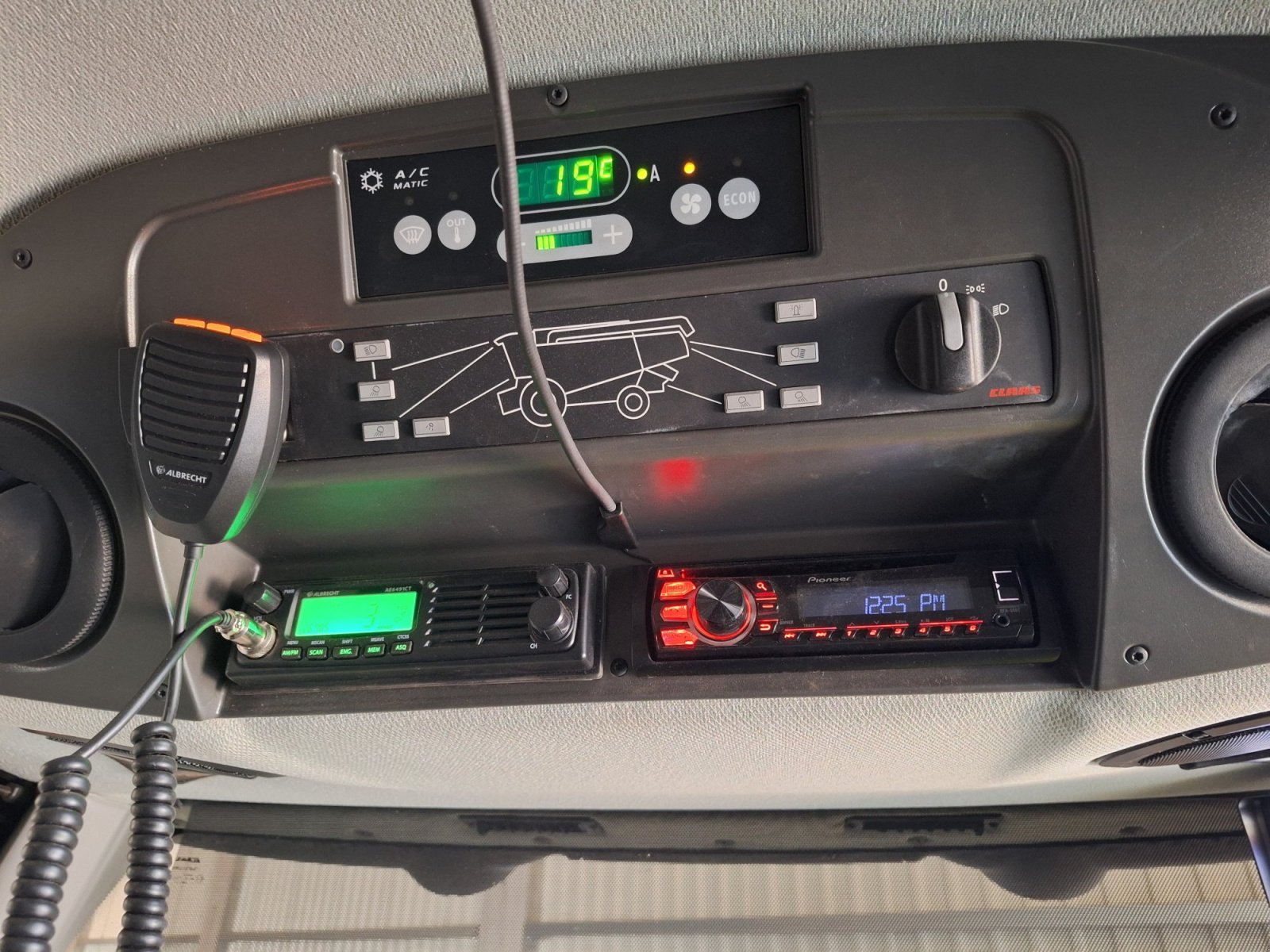 Mähdrescher of the type CLAAS Lexion 650, Gebrauchtmaschine in Karlsfeld (Picture 11)