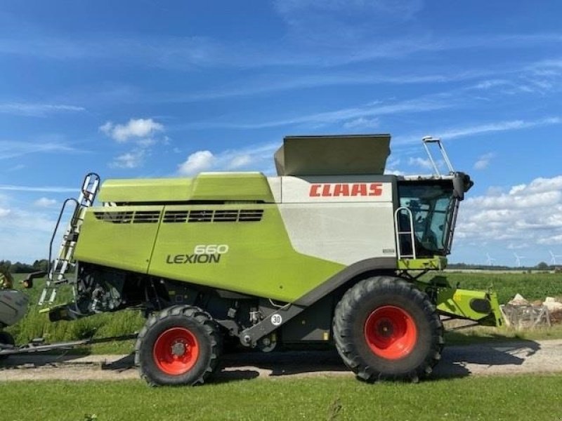 Mähdrescher des Typs CLAAS LEXION 660 T4I VARIO 930 4 WD / GPS / 11000 L. tan, Gebrauchtmaschine in Mern (Bild 2)
