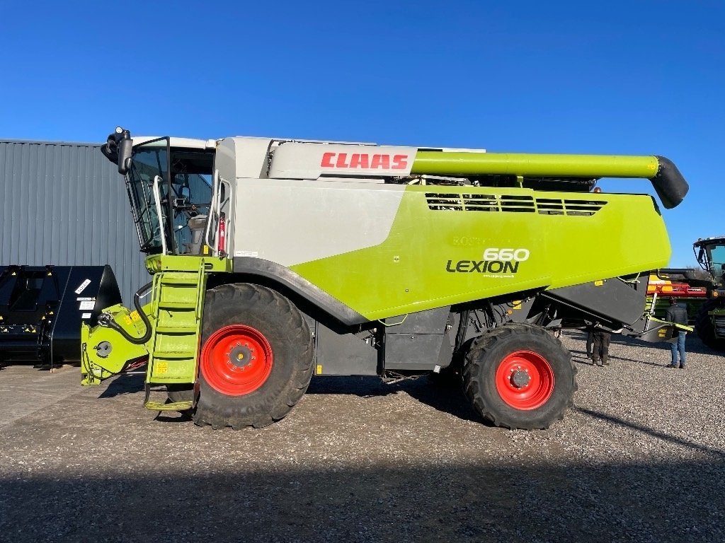 Mähdrescher des Typs CLAAS Lexion 660, Gebrauchtmaschine in Ribe (Bild 1)