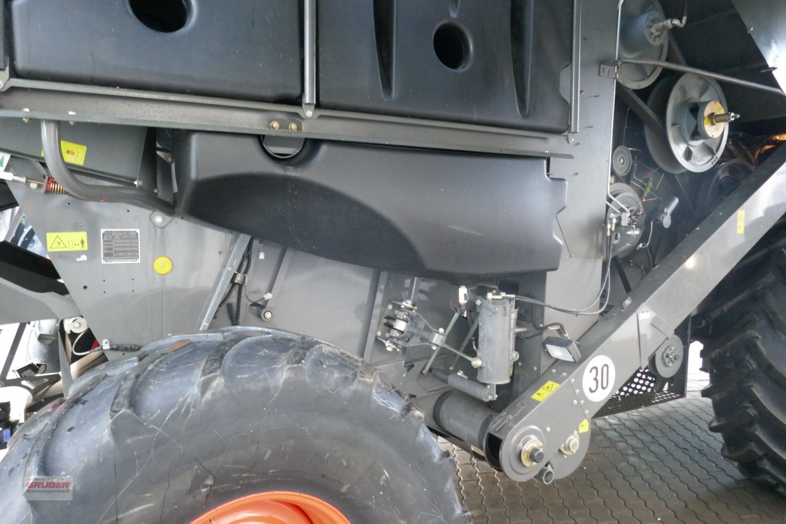 Mähdrescher a típus CLAAS Lexion 660, Gebrauchtmaschine ekkor: Dorfen (Kép 11)