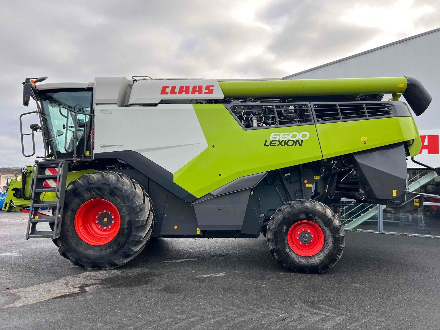 Mähdrescher от тип CLAAS LEXION 6600 TRADITION, Gebrauchtmaschine в L'Isle-en-Dodon (Снимка 10)