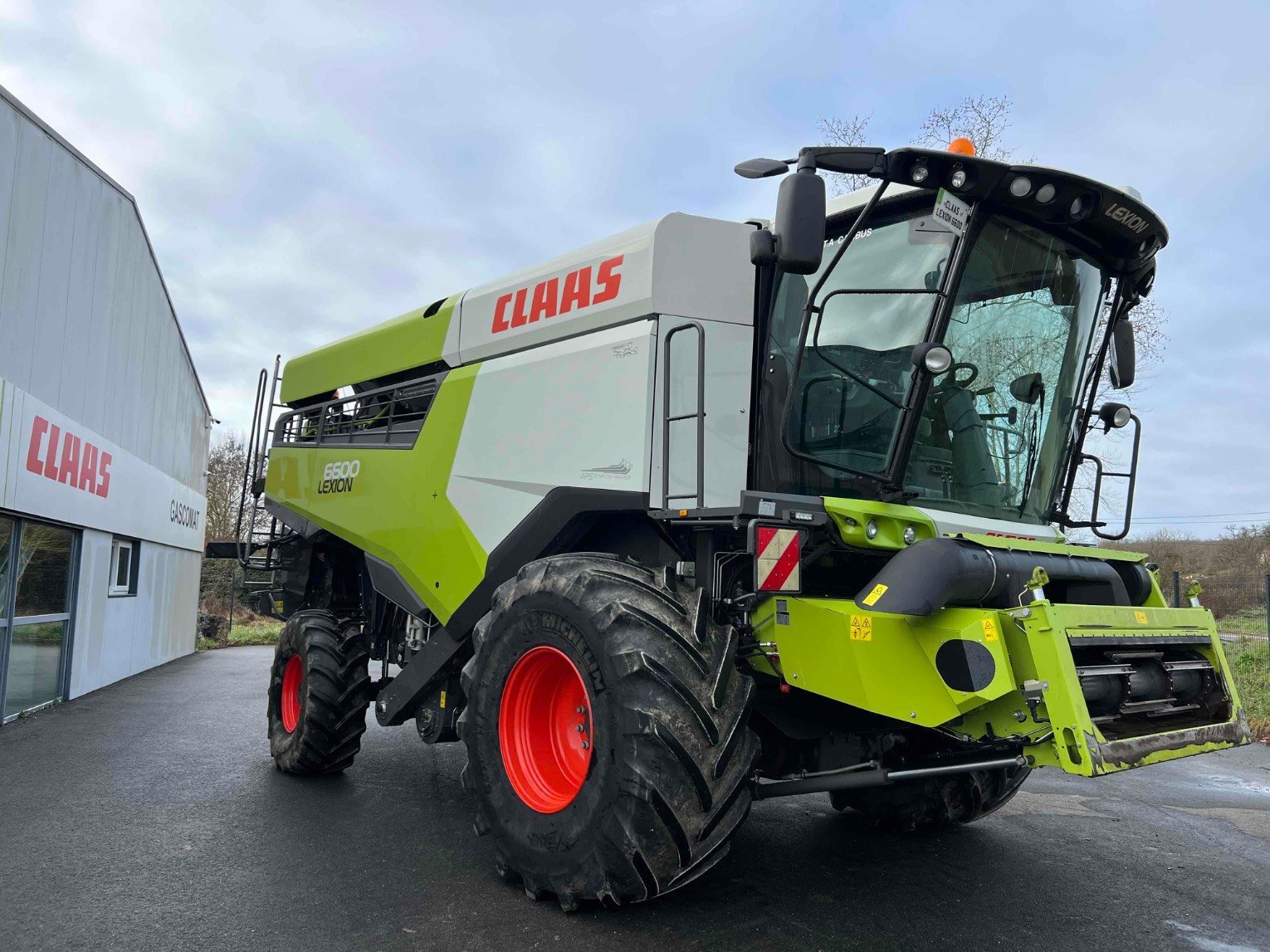 Mähdrescher del tipo CLAAS LEXION 6600 TRADITION, Gebrauchtmaschine In L'Isle-en-Dodon (Immagine 3)