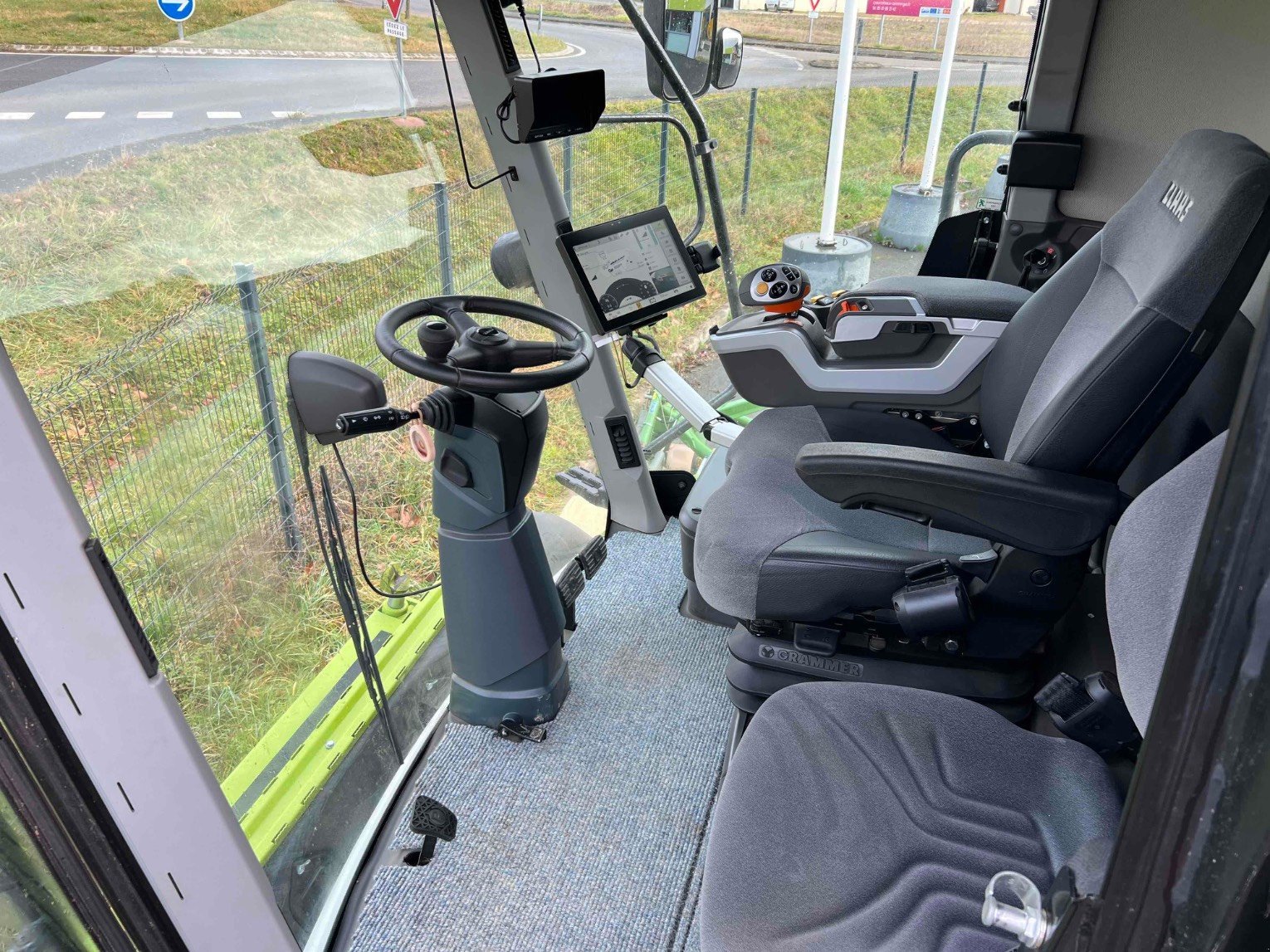 Mähdrescher от тип CLAAS LEXION 6600 TRADITION, Gebrauchtmaschine в L'Isle-en-Dodon (Снимка 9)