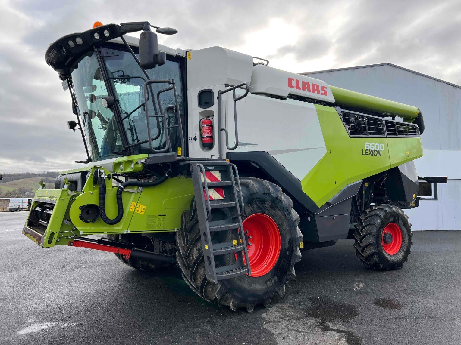 Mähdrescher typu CLAAS LEXION 6600 TRADITION, Gebrauchtmaschine v L'Isle-en-Dodon (Obrázek 1)