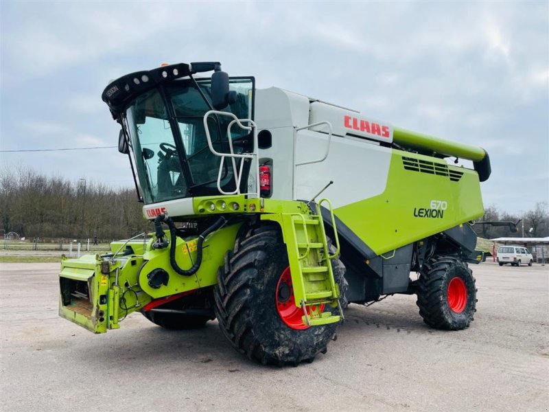 Mähdrescher of the type CLAAS LEXION 670 4WD MONTANA med 4WD og Incl. Vario V680. Ring til Ulrik 0045-40255544., Gebrauchtmaschine in Kolding (Picture 1)