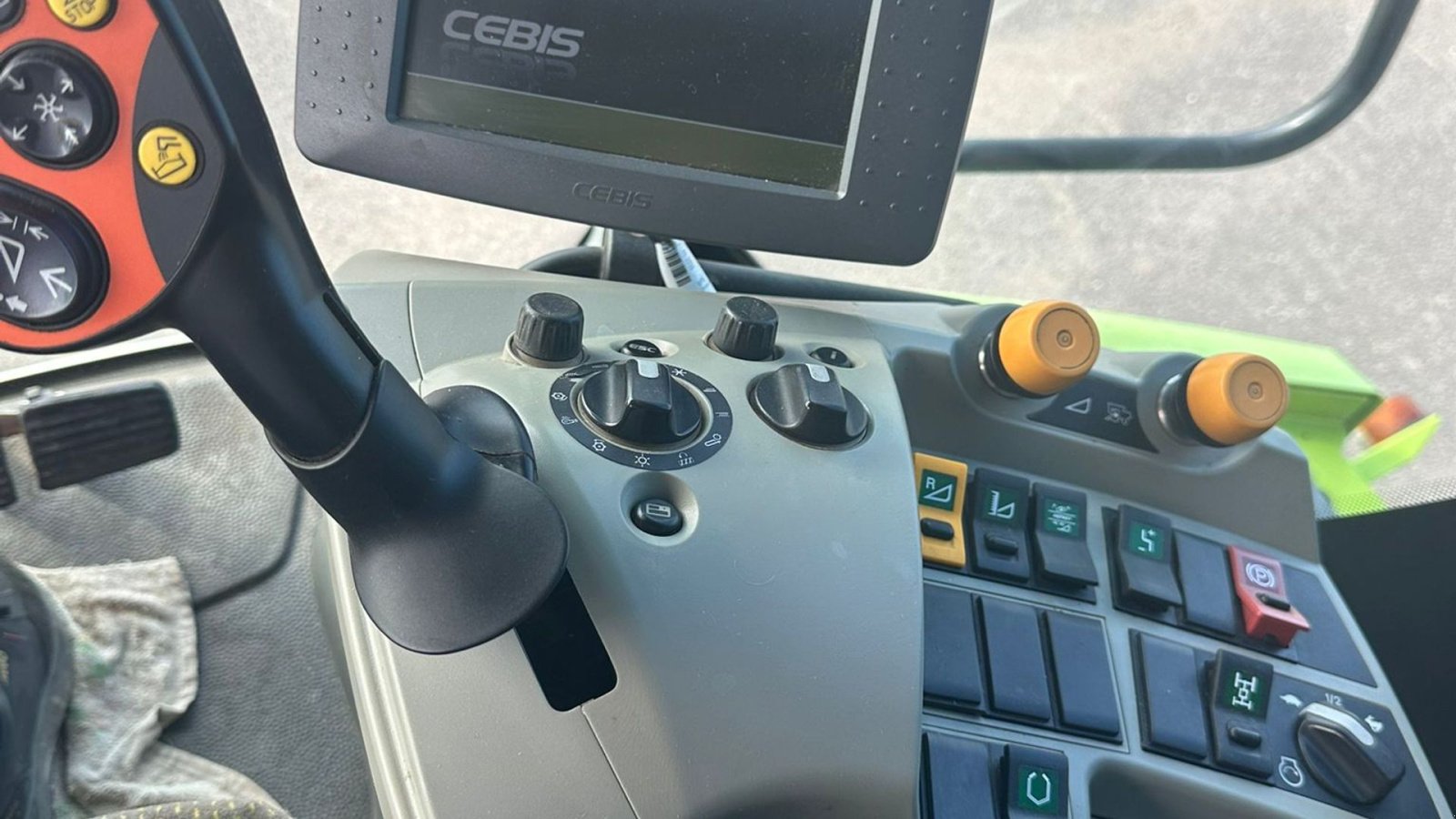 Mähdrescher des Typs CLAAS LEXION 670 4WD  NY PRIS!!!, Gebrauchtmaschine in Kolding (Bild 8)