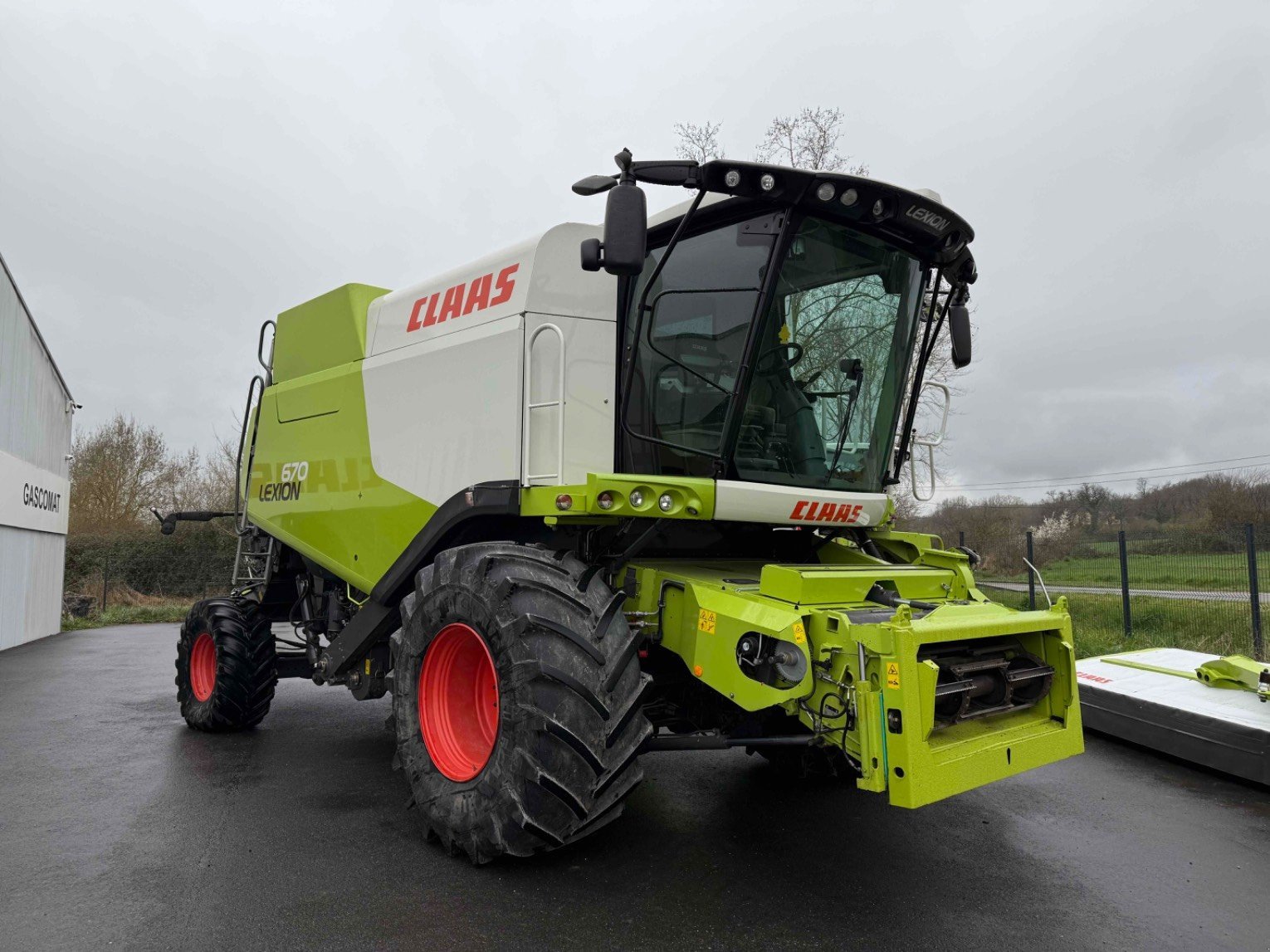 Mähdrescher типа CLAAS LEXION 670 MONTANA -, Gebrauchtmaschine в L'Isle-en-Dodon (Фотография 7)