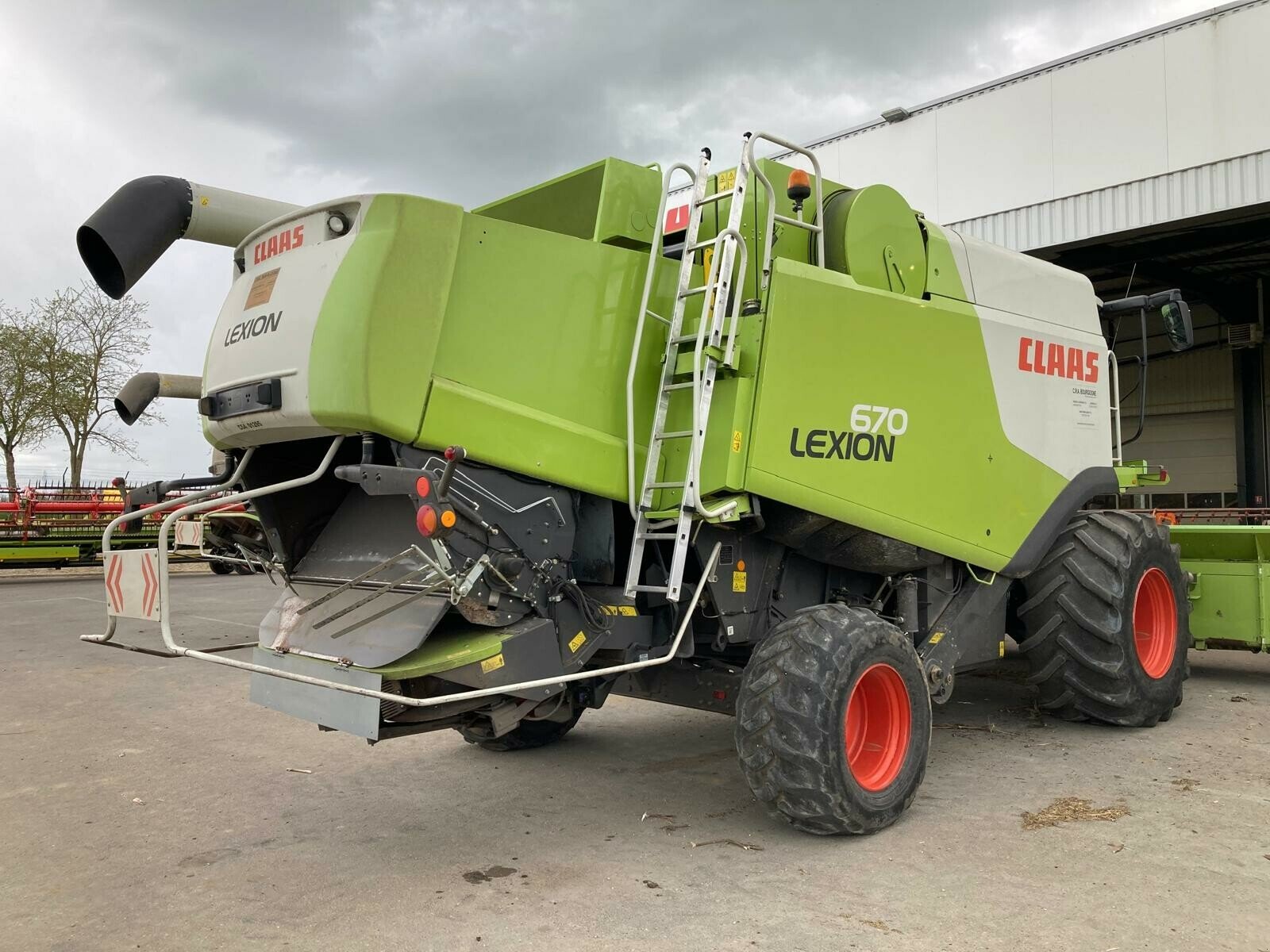 Mähdrescher typu CLAAS LEXION 670 TRADITION, Gebrauchtmaschine v LAIGNES (Obrázek 4)