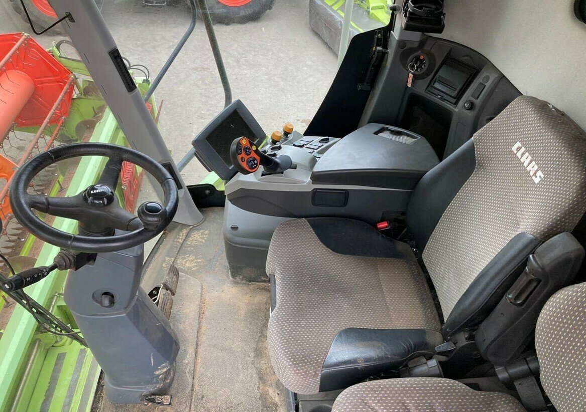 Mähdrescher typu CLAAS LEXION 670 TRADITION, Gebrauchtmaschine v LAIGNES (Obrázek 7)