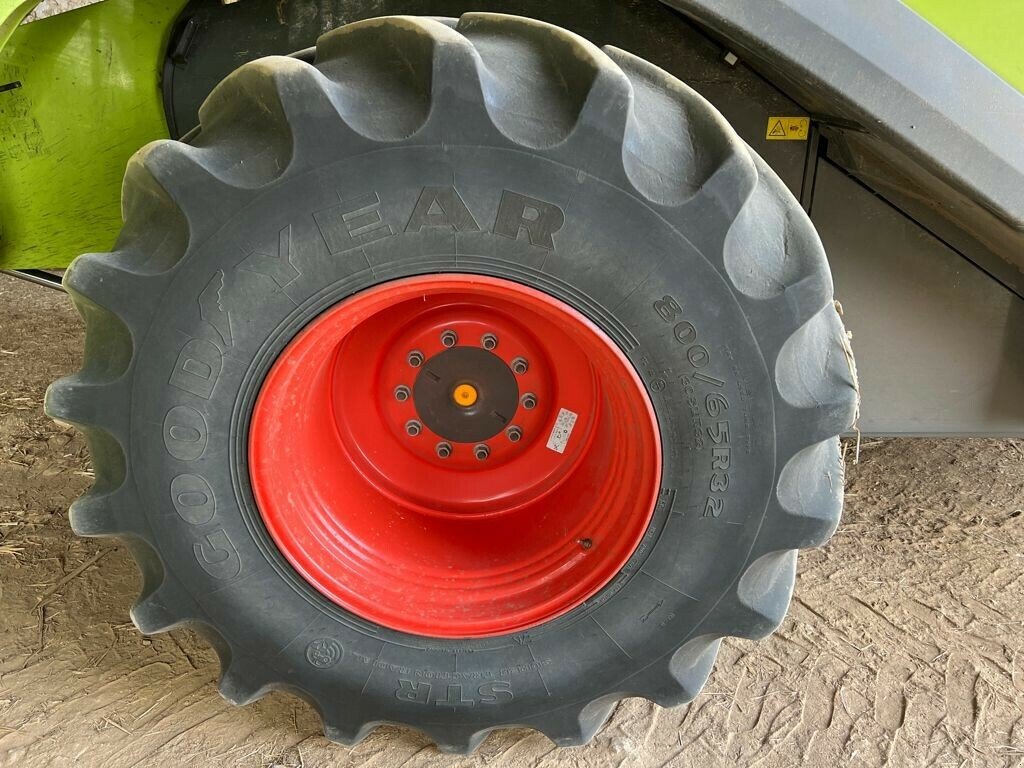 Mähdrescher typu CLAAS LEXION 670 TRADITION, Gebrauchtmaschine v LAIGNES (Obrázek 9)