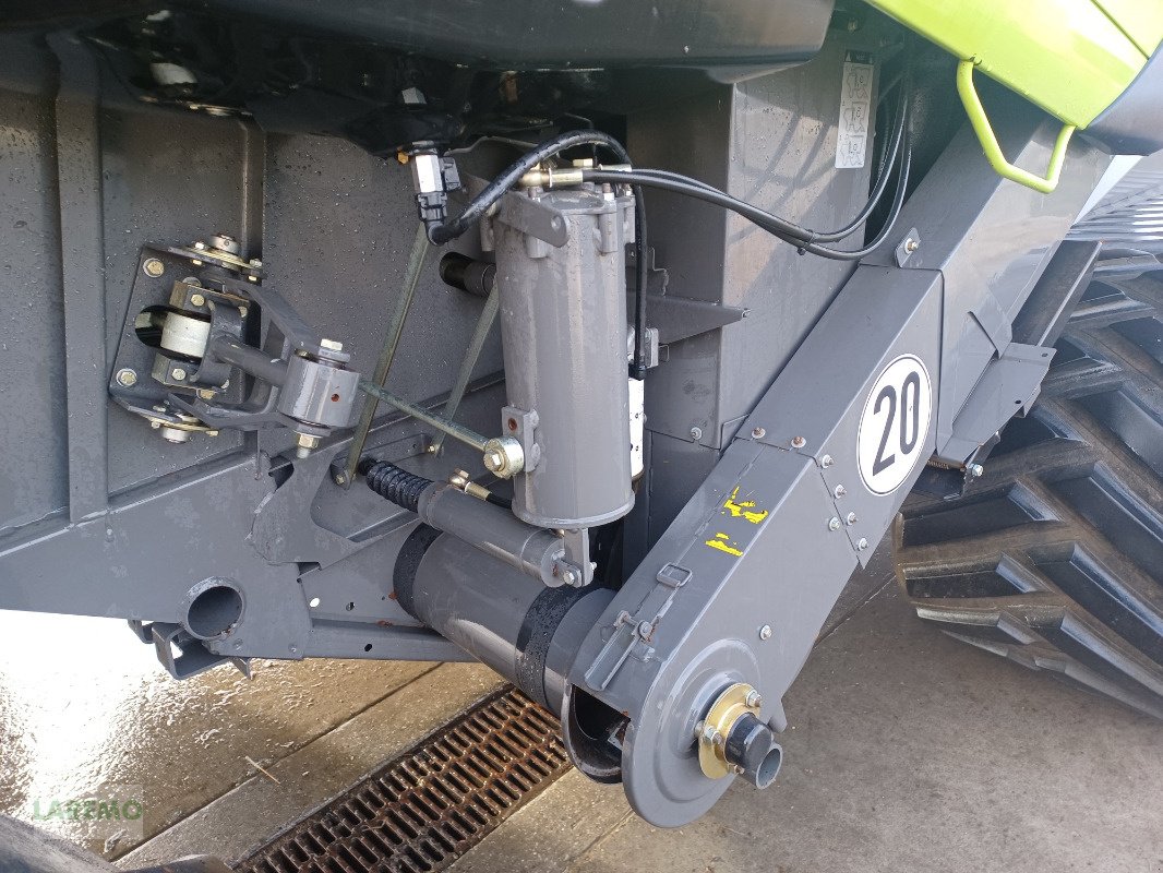 Mähdrescher van het type CLAAS Lexion 670 TT Terratrac V 900, Gebrauchtmaschine in Langenwetzendorf (Foto 4)