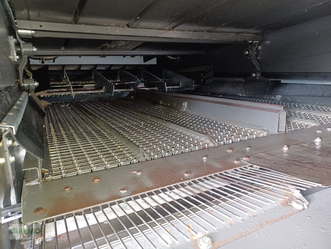 Mähdrescher van het type CLAAS Lexion 670 TT Terratrac V 900, Gebrauchtmaschine in Langenwetzendorf (Foto 16)