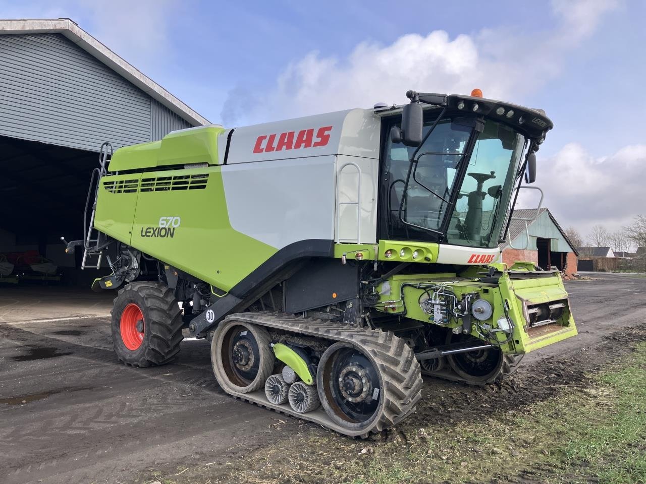 Mähdrescher des Typs CLAAS LEXION 670 TT, Gebrauchtmaschine in Brønderslev (Bild 8)