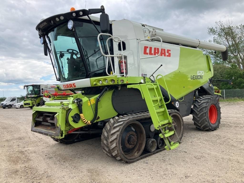 Mähdrescher del tipo CLAAS LEXION 670 TT, Gebrauchtmaschine In Brønderslev (Immagine 8)