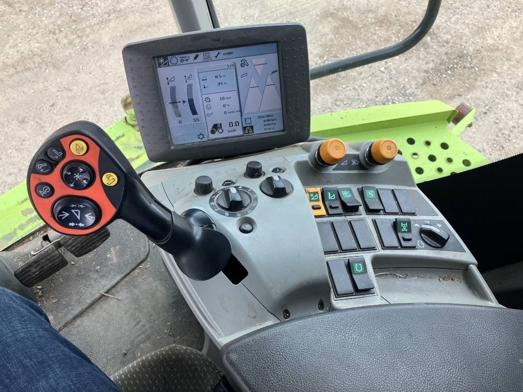 Mähdrescher del tipo CLAAS LEXION 670 TT, Gebrauchtmaschine In Brønderslev (Immagine 14)