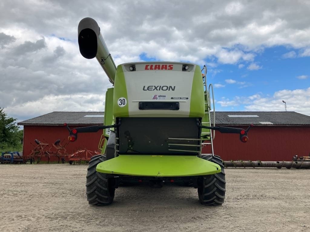 Mähdrescher del tipo CLAAS LEXION 670 TT, Gebrauchtmaschine In Brønderslev (Immagine 7)