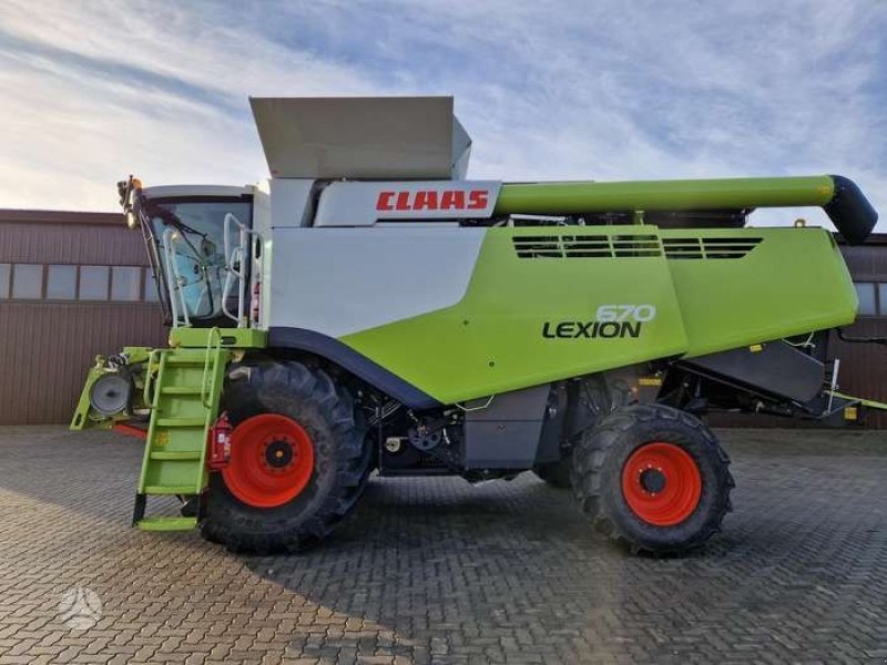 Mähdrescher Türe ait CLAAS LEXION 670 VI GIVER 50 TIMERS HØSTGARANTI I DK!!! Incl. Skærebord og vogn., Gebrauchtmaschine içinde Kolding (resim 1)