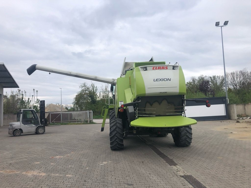 Mähdrescher of the type CLAAS Lexion 670, Gebrauchtmaschine in Affing  (Picture 3)
