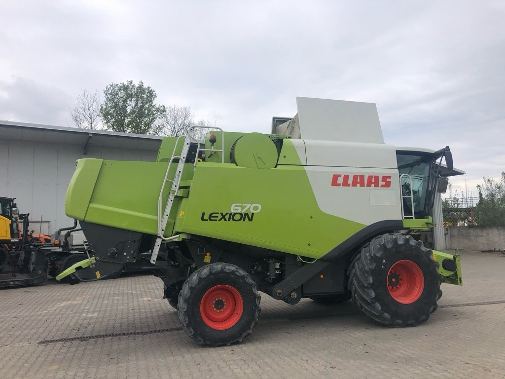 Mähdrescher of the type CLAAS Lexion 670, Gebrauchtmaschine in Affing  (Picture 5)