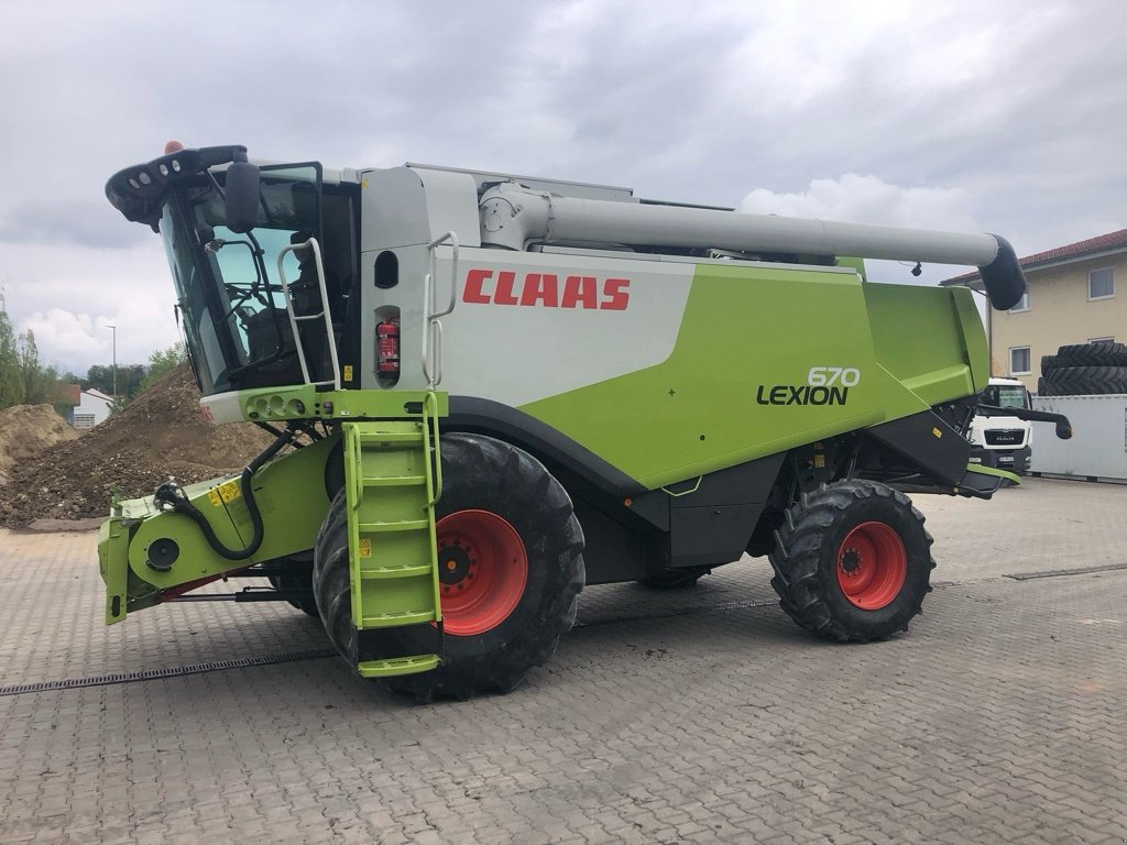 Mähdrescher of the type CLAAS Lexion 670, Gebrauchtmaschine in Affing  (Picture 8)