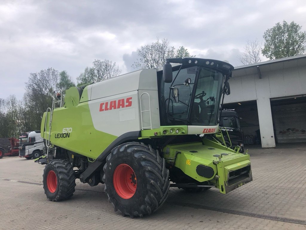 Mähdrescher of the type CLAAS Lexion 670, Gebrauchtmaschine in Affing  (Picture 10)