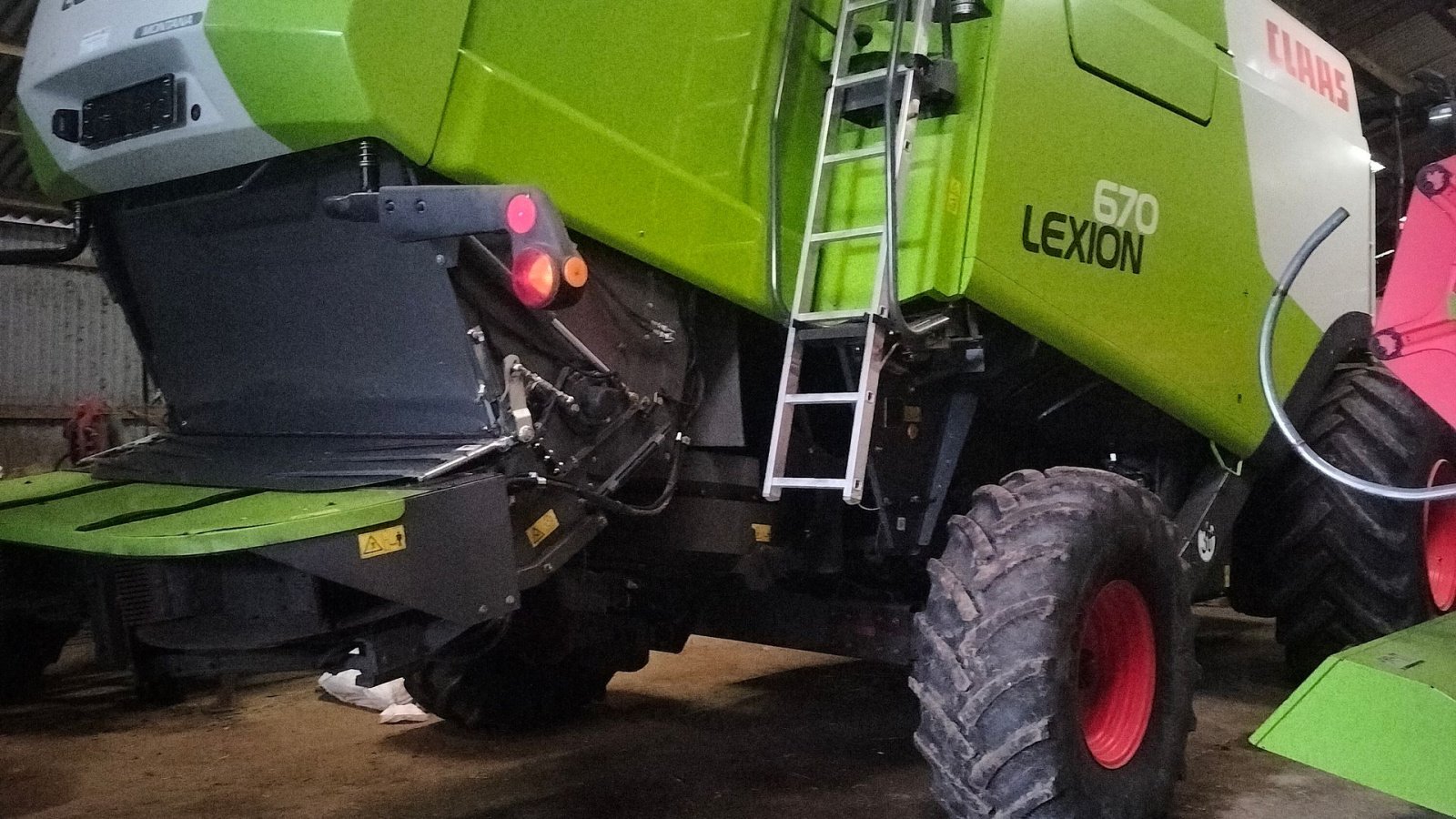 Mähdrescher des Typs CLAAS LEXION 670, Gebrauchtmaschine in Løgumkloster (Bild 3)
