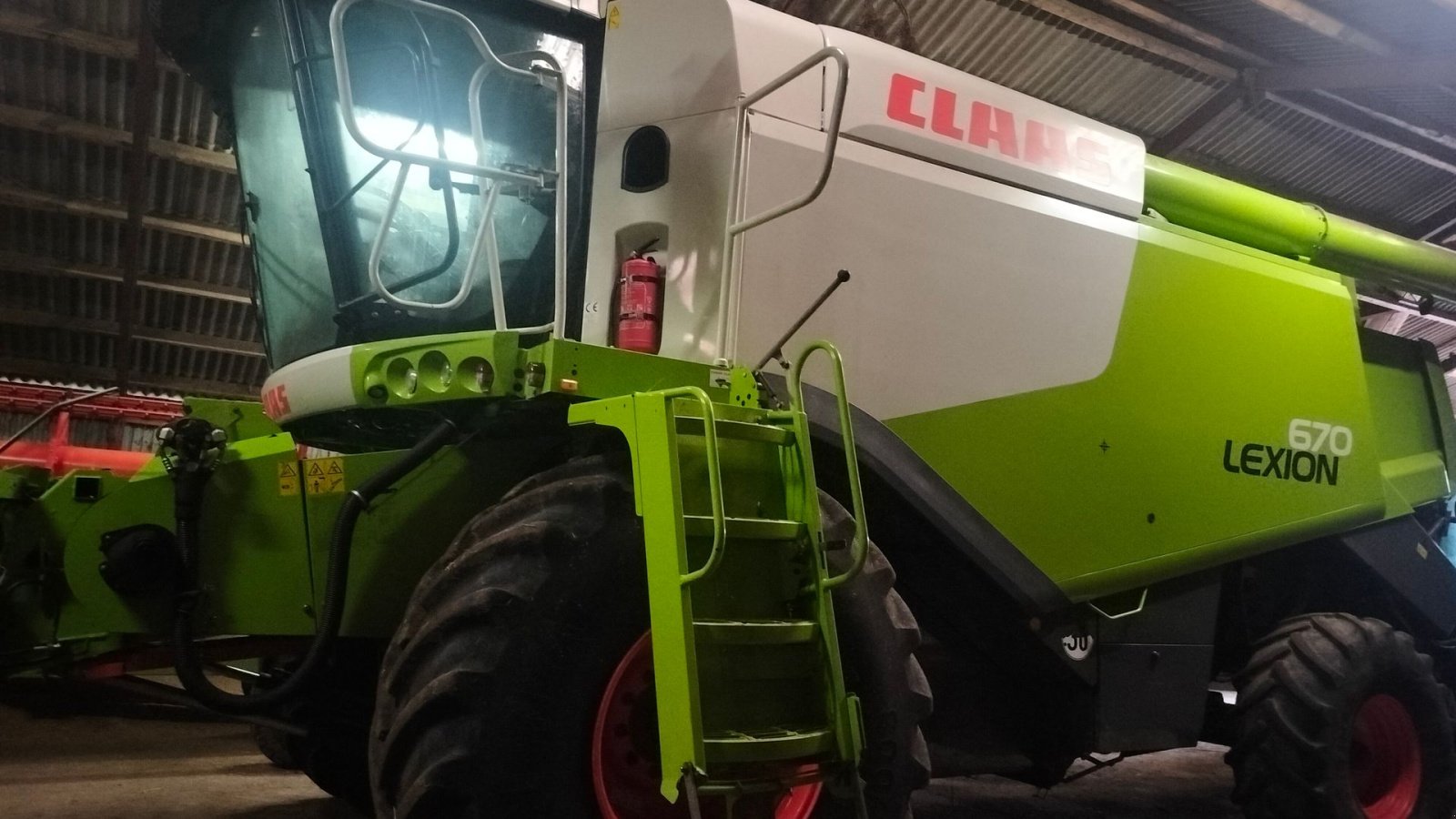 Mähdrescher des Typs CLAAS LEXION 670, Gebrauchtmaschine in Løgumkloster (Bild 2)