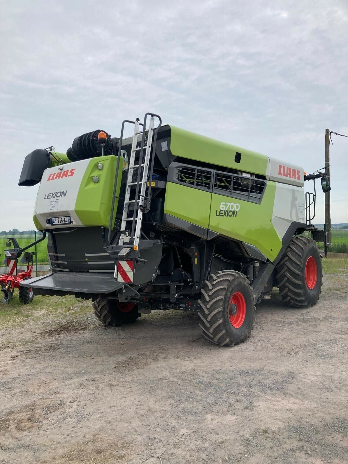 Mähdrescher des Typs CLAAS LEXION 6700 BUSINESS, Gebrauchtmaschine in BLENDECQUES (Bild 3)