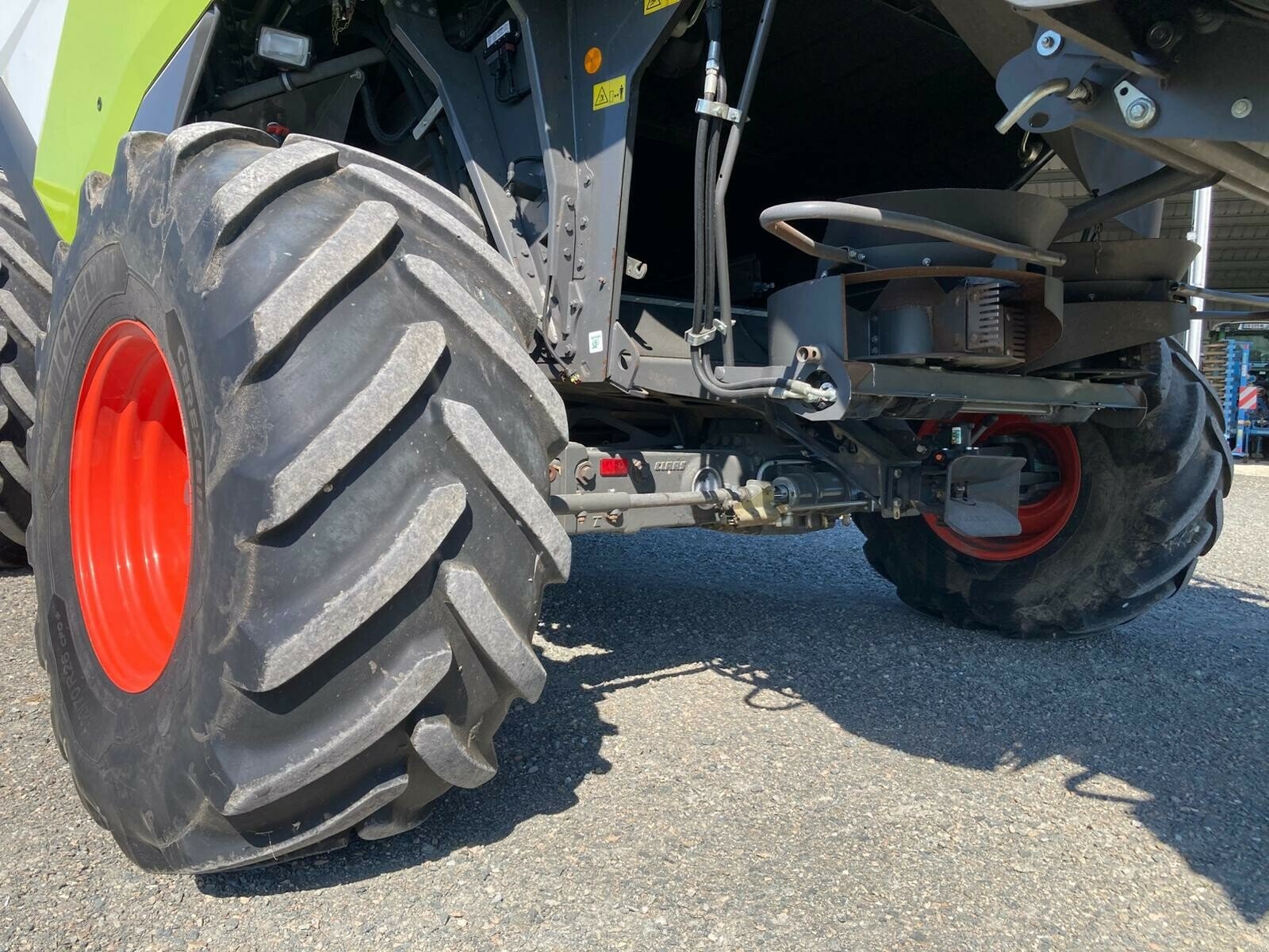 Mähdrescher от тип CLAAS LEXION 6700 BUSINESS, Gebrauchtmaschine в ST CLEMENT DE LA PLACE (Снимка 8)