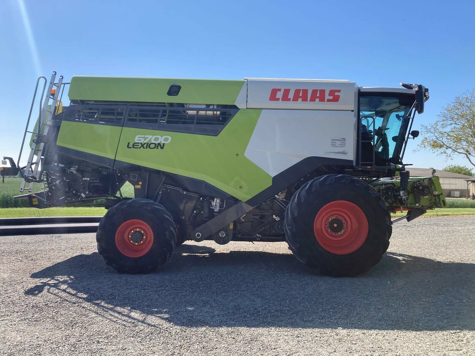 Mähdrescher от тип CLAAS LEXION 6700 BUSINESS, Gebrauchtmaschine в ST CLEMENT DE LA PLACE (Снимка 6)