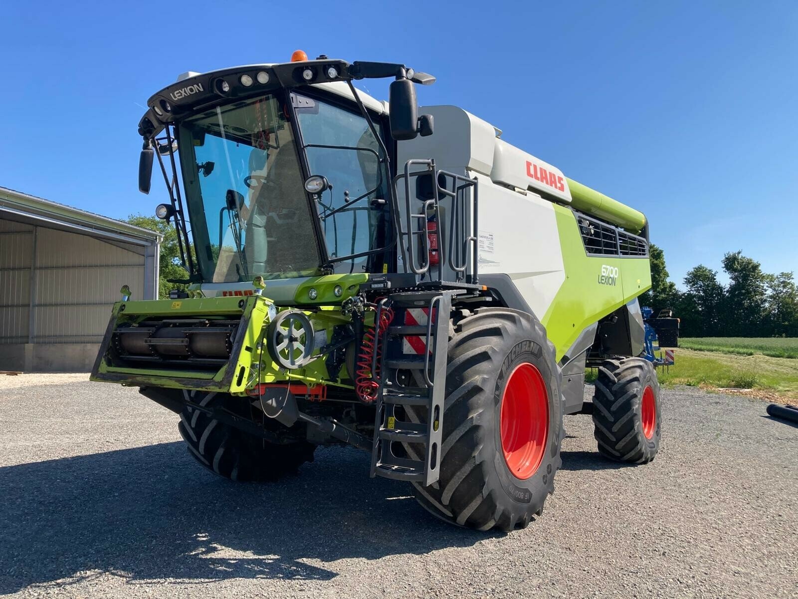 Mähdrescher от тип CLAAS LEXION 6700 BUSINESS, Gebrauchtmaschine в ST CLEMENT DE LA PLACE (Снимка 1)