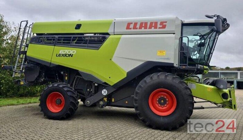 Mähdrescher tip CLAAS Lexion 6700 mit Schneidwerk, Vorführmaschine in Östringen (Poză 10)