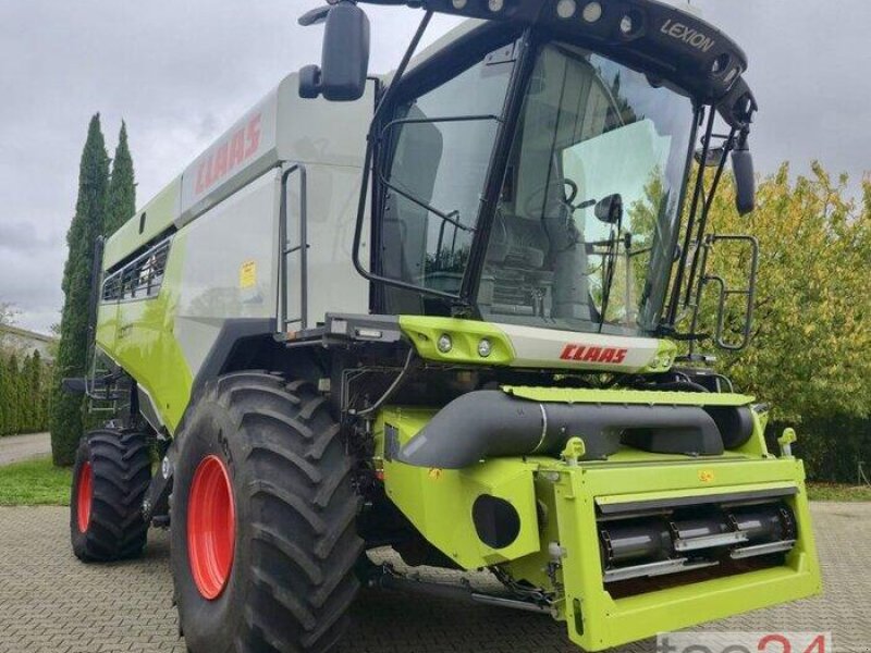 Mähdrescher of the type CLAAS Lexion 6700 mit Schneidwerk, Vorführmaschine in Östringen