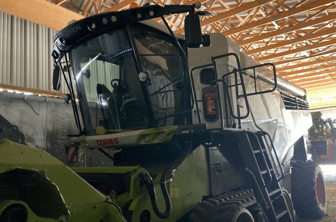 Mähdrescher van het type CLAAS LEXION 6700 TT 4RM 700 HB V770, Gebrauchtmaschine in PONTIVY (Foto 2)