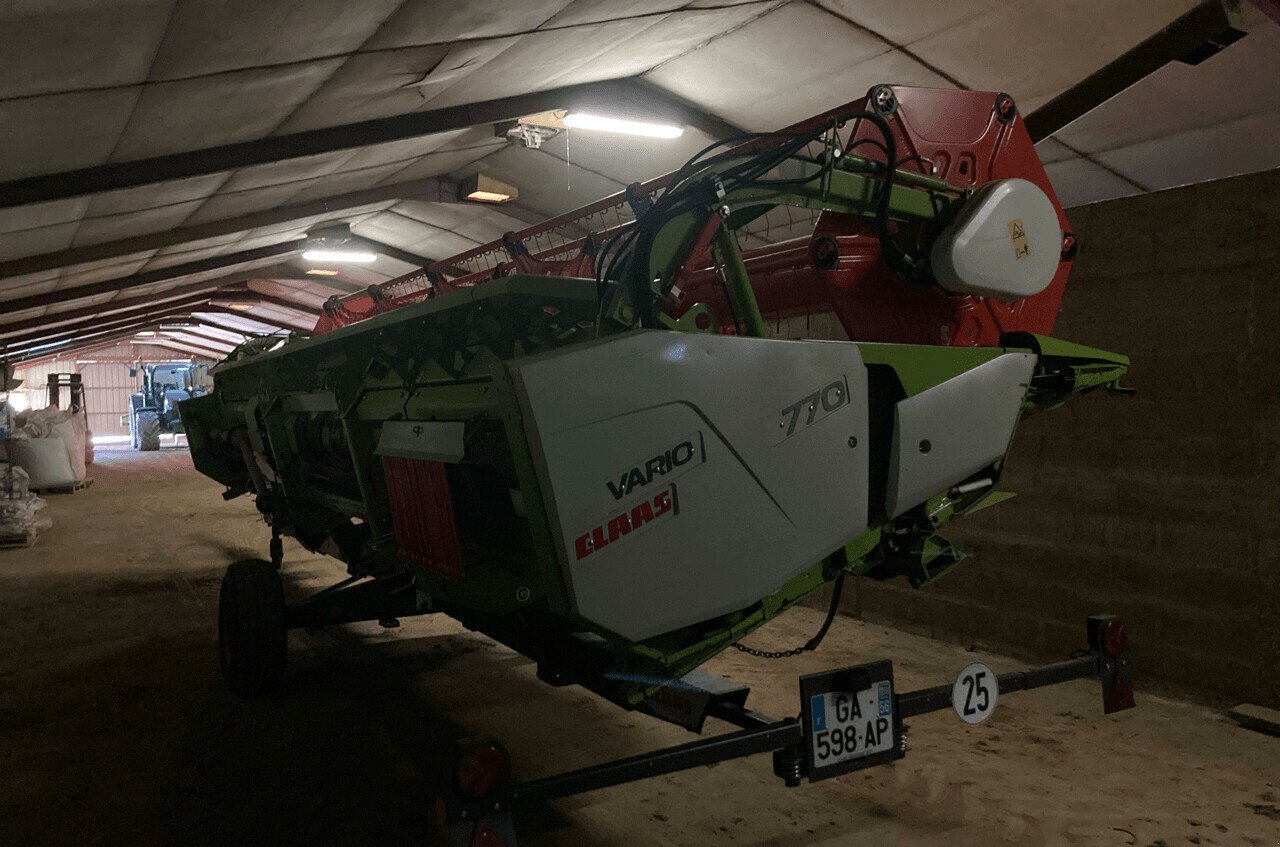 Mähdrescher van het type CLAAS LEXION 6700 TT 4RM 700 HB V770, Gebrauchtmaschine in PONTIVY (Foto 10)