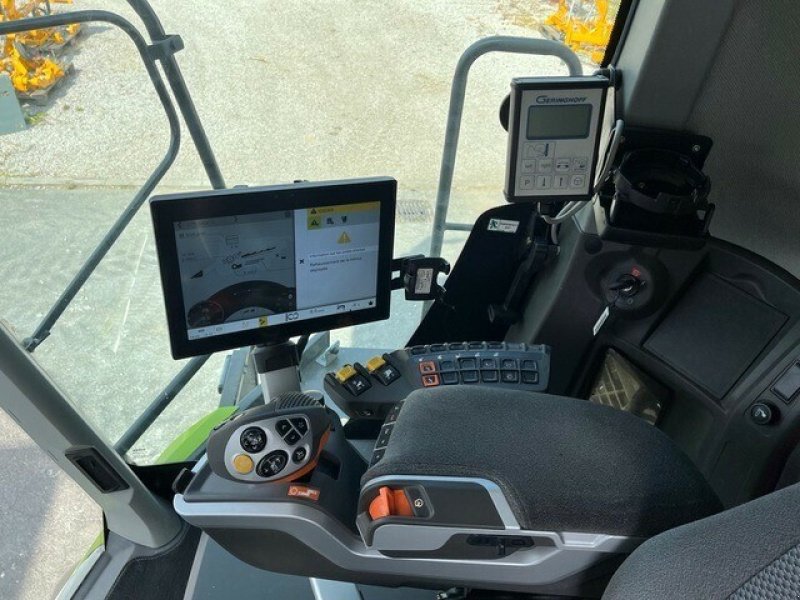 Mähdrescher typu CLAAS LEXION 6700 TT, Gebrauchtmaschine v Charnay-lès-macon (Obrázek 10)