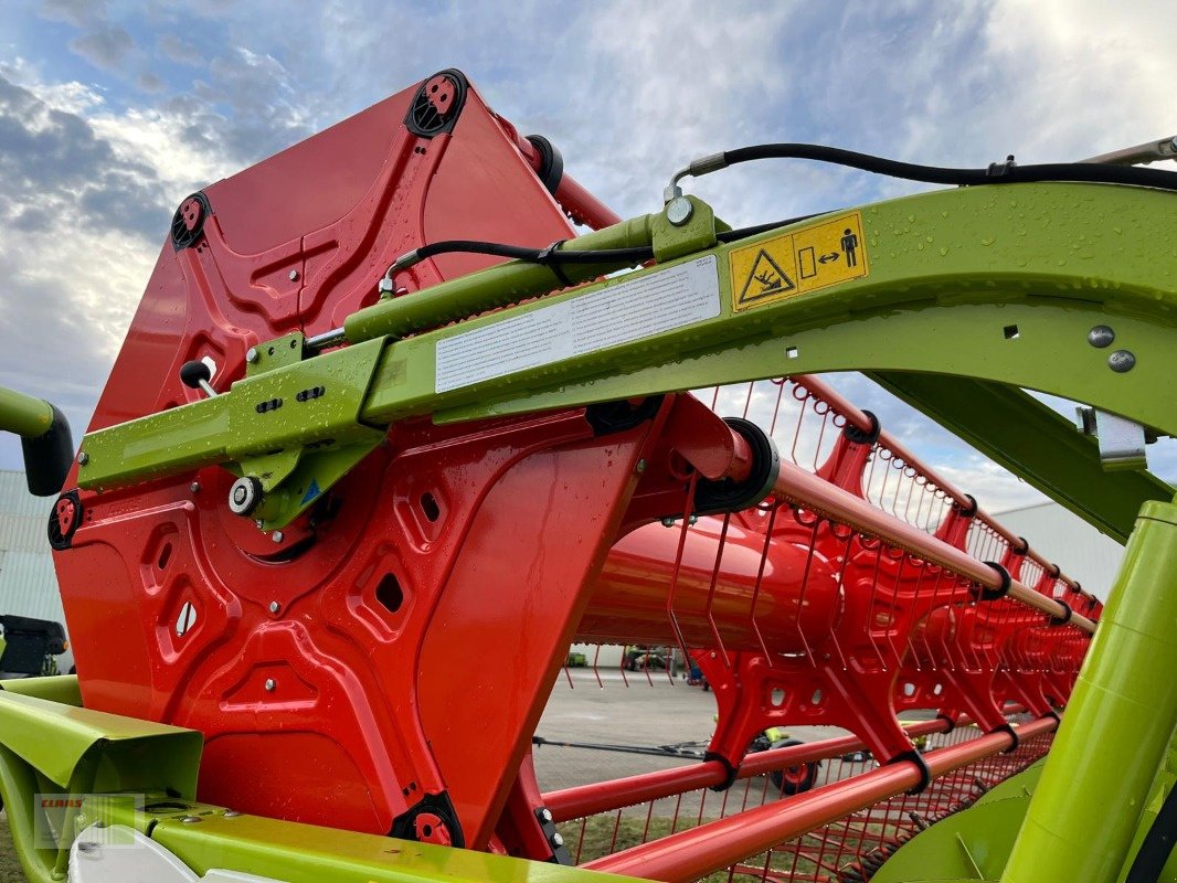 Mähdrescher des Typs CLAAS LEXION 6700 TT, Gebrauchtmaschine in Bordesholm (Bild 2)