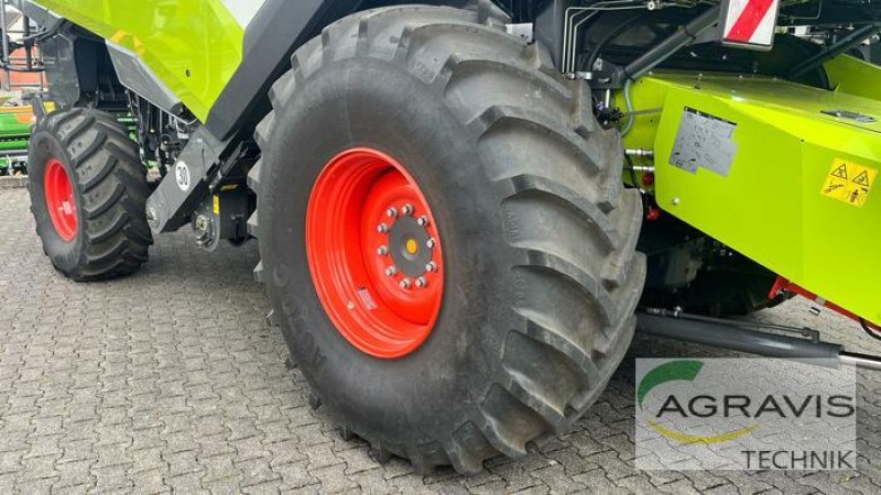 Mähdrescher des Typs CLAAS LEXION 6700, Gebrauchtmaschine in Warburg (Bild 4)