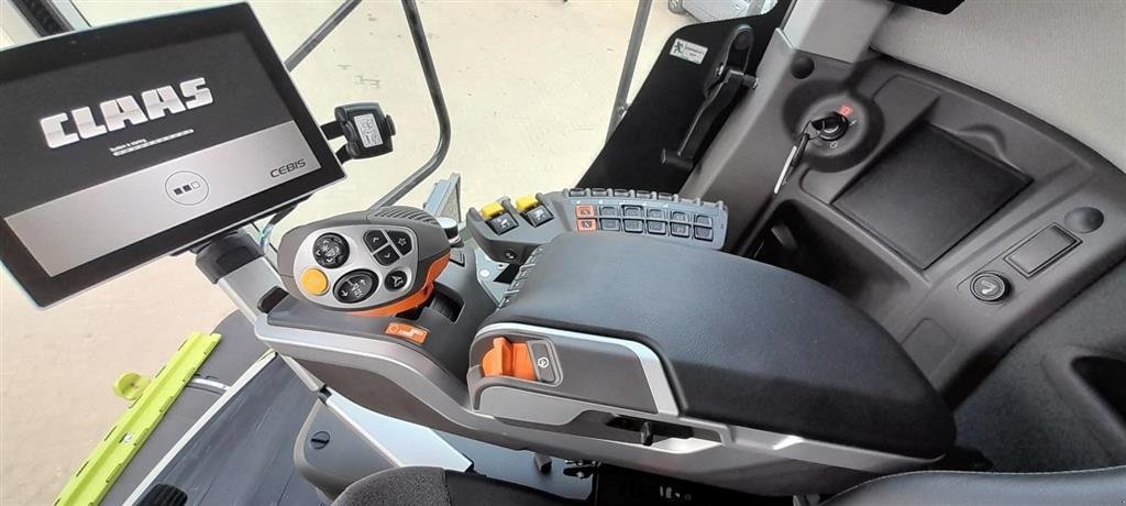 Mähdrescher tip CLAAS LEXION 6800 VI GIVER 50 TIMERS HØSTGARANTI I DK!!! GPS klar. Jet Stream Cleaning, Special cut., Gebrauchtmaschine in Kolding (Poză 9)