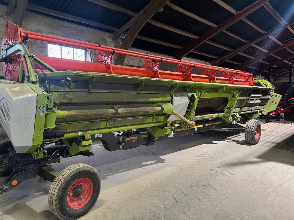 Mähdrescher of the type CLAAS Lexion 6800, Gebrauchtmaschine in Mern (Picture 10)