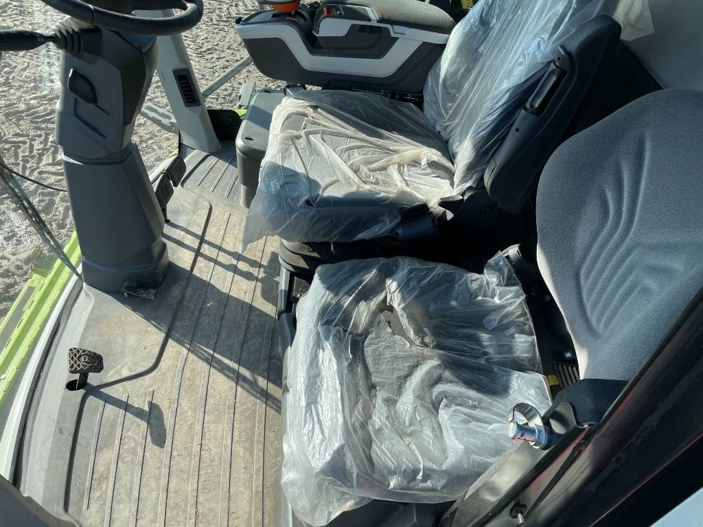 Mähdrescher of the type CLAAS Lexion 6800, Gebrauchtmaschine in Mern (Picture 15)