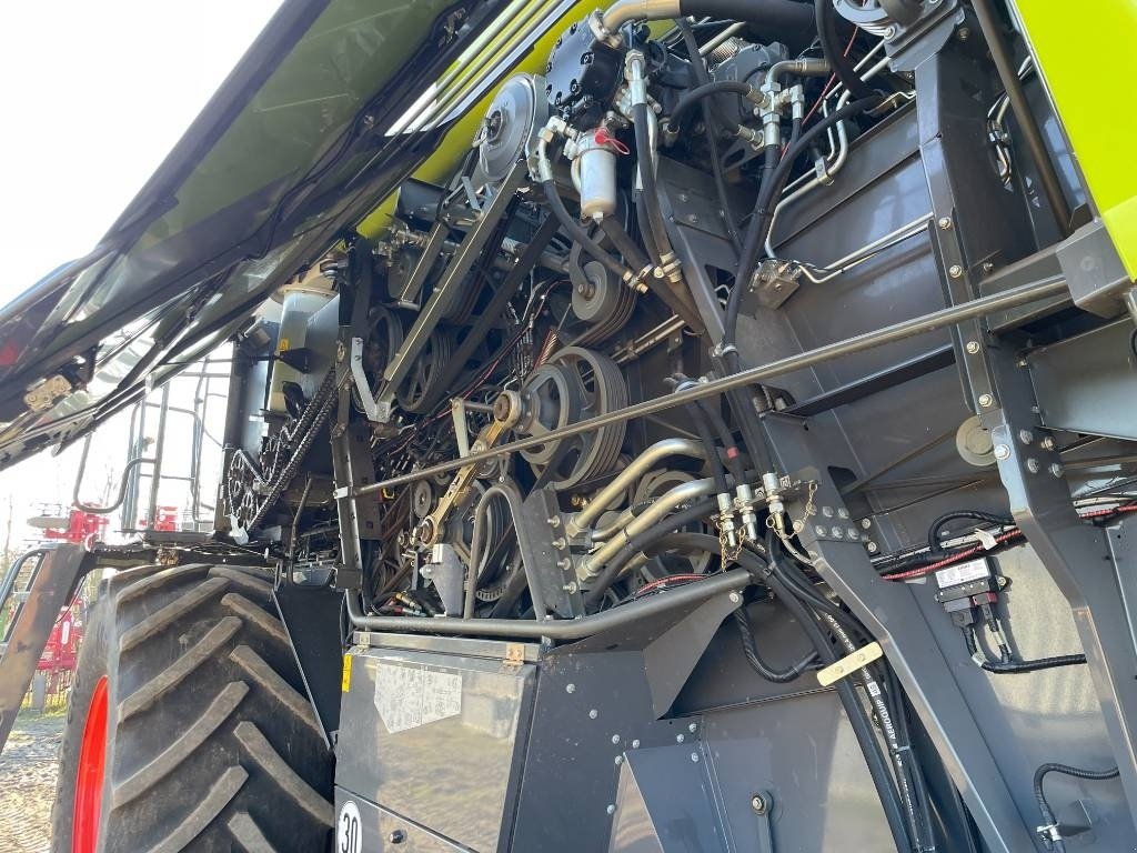 Mähdrescher of the type CLAAS Lexion 6800, Gebrauchtmaschine in Mern (Picture 7)