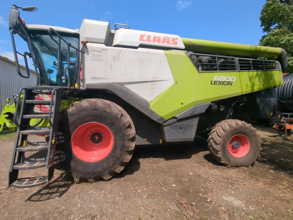 Mähdrescher typu CLAAS LEXION 6800, Gebrauchtmaschine v FRESNAY LE COMTE (Obrázek 1)