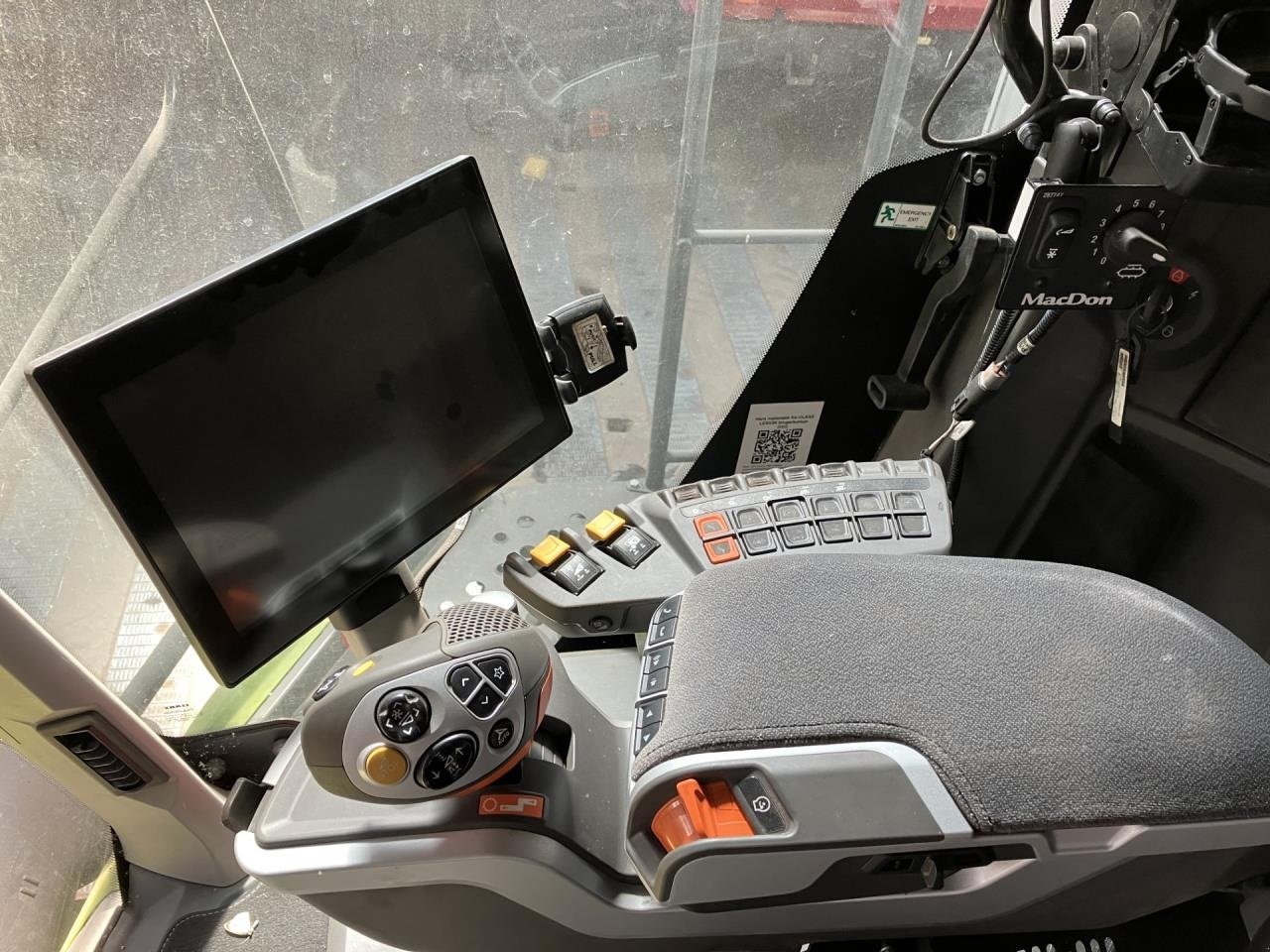 Mähdrescher typu CLAAS LEXION 6900 4 WD, Gebrauchtmaschine v Grindsted (Obrázok 15)