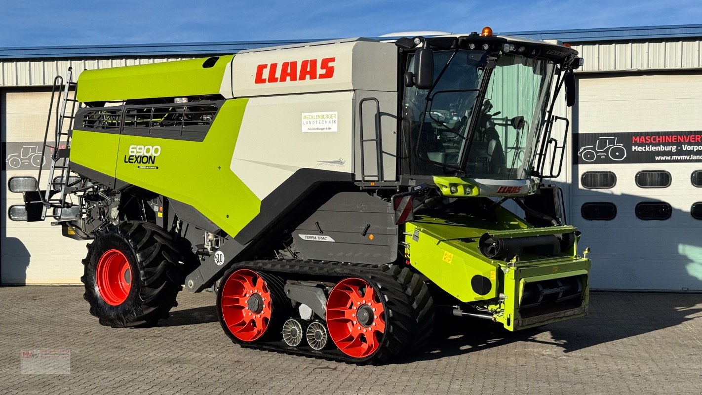 Mähdrescher of the type CLAAS Lexion 6900 TerraTrac 890 full Options, Gebrauchtmaschine in Neubrandenburg (Picture 2)