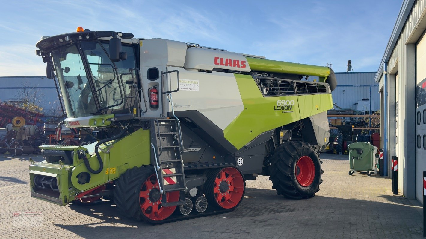 Mähdrescher of the type CLAAS Lexion 6900 TerraTrac 890 full Options, Gebrauchtmaschine in Neubrandenburg (Picture 10)