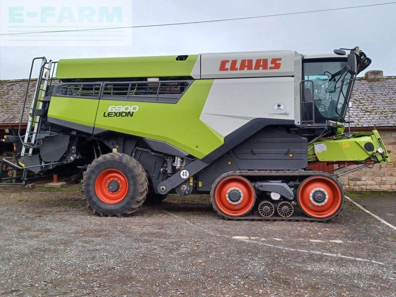 Mähdrescher of the type CLAAS LEXION 6900 TT, Gebrauchtmaschine in ALNWICK (Picture 1)