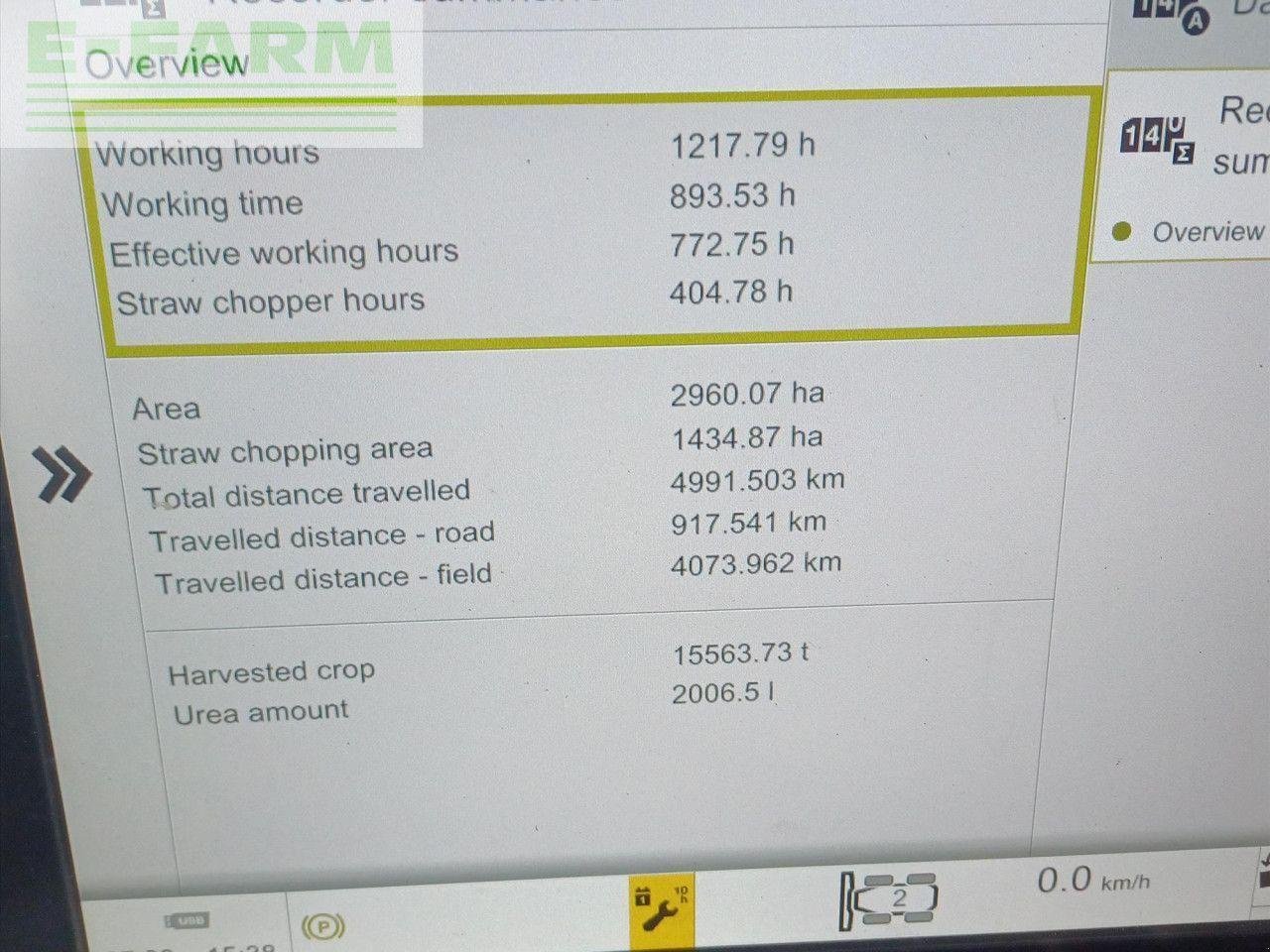 Mähdrescher of the type CLAAS LEXION 6900 TT, Gebrauchtmaschine in ALNWICK (Picture 5)